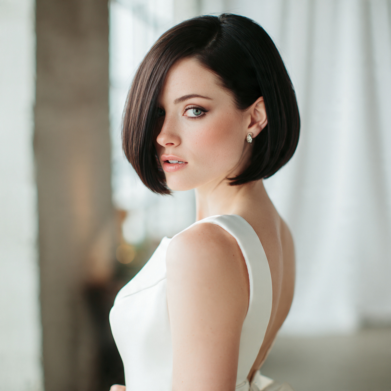 30 Gorgeous Wedding Hairstyles For Short Hair Ideas for Modern Brides 2 Sleek Side-Parted Bob